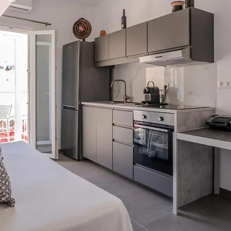 Daire Georgios' House İskados